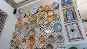 チュニジア：ナブールの街の陶器屋さんの店内を散策2