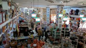 チュニジア：ナブールの街の陶器屋さんを物色8
