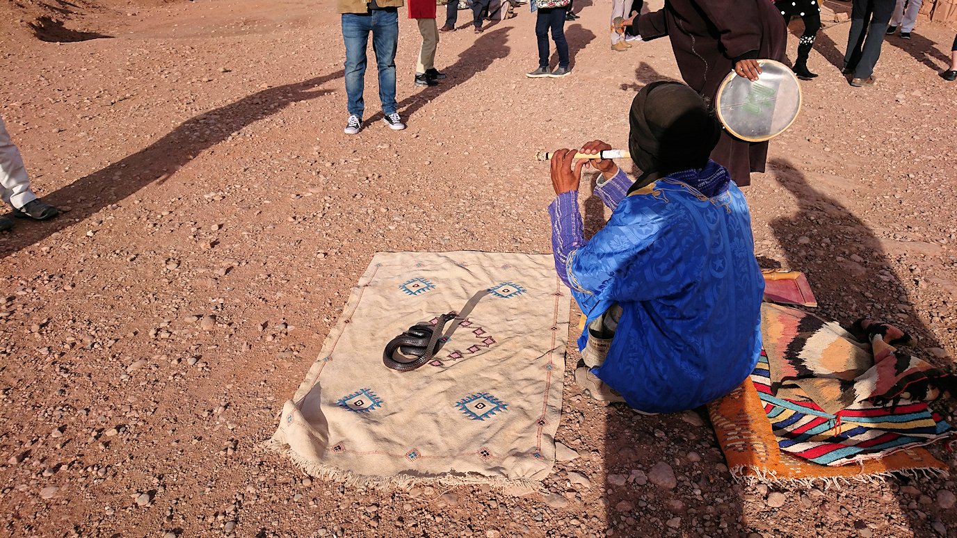 モロッコのワルザザートのアイト・ベン・ハッドゥを眺める写真スポットにて5