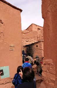 モロッコのワルザザートのアイト・ベン・ハッドゥで個人宅に伺う2
