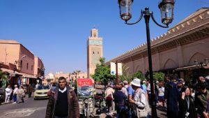 モロッコ・マラケシュのサアード朝の墓跡で記念撮影3