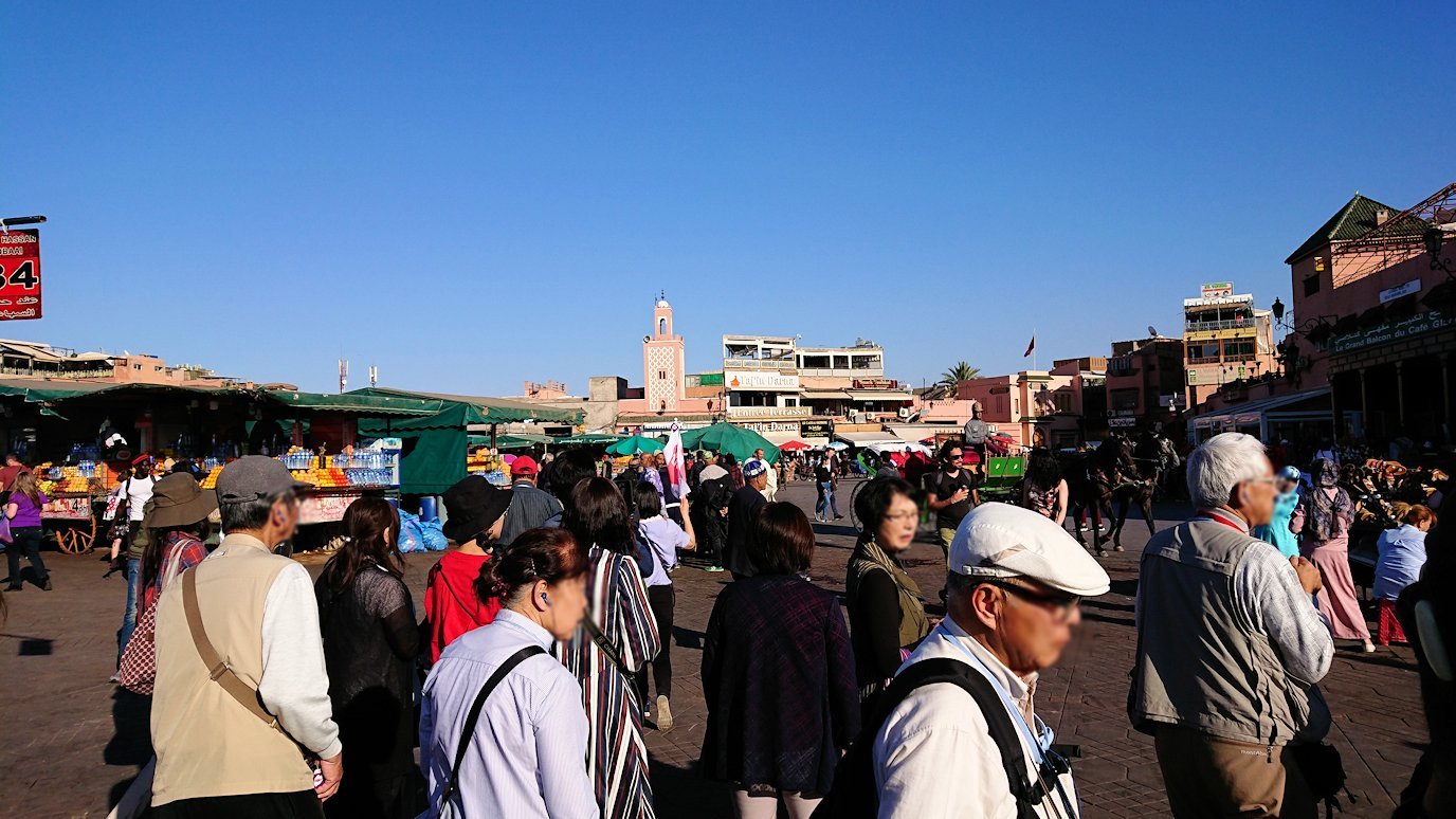 モロッコ・マラケシュでジャマ・エル・フナ広場辺りを楽しむ5