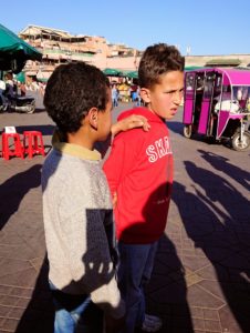 モロッコ・マラケシュでジャマ・エル・フナ広場辺りを楽しむ7