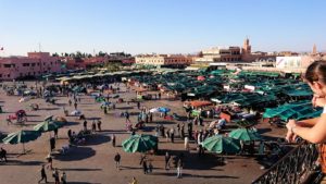 モロッコ・マラケシュでジャマ・エル・フナ広場のカフェを満喫3