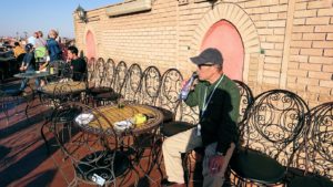 モロッコ・マラケシュでジャマ・エル・フナ広場のカフェを満喫4
