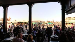 モロッコ・マラケシュでジャマ・エル・フナ広場のカフェを満喫9