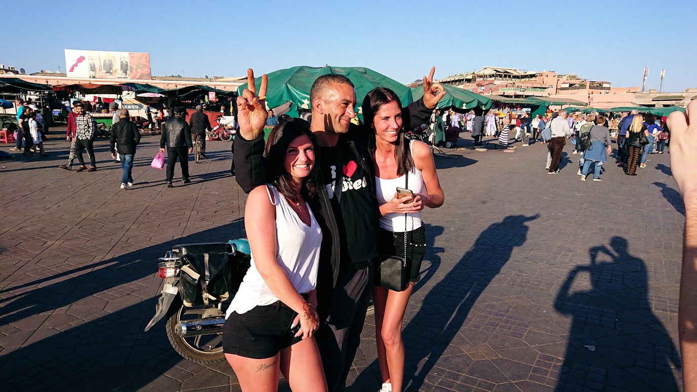 モロッコ・マラケシュでジャマ・エル・フナ広場を散策し見かけた景色3