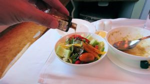 モロッコのカサブランカ空港でA380-800のビジネスクラスに搭乗しドバイへ向かう機内で食べた食事について7