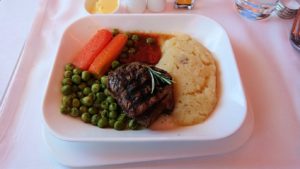 モロッコのカサブランカ空港でA380-800のビジネスクラスに搭乗しドバイへ向かう機内で食べた食事について8