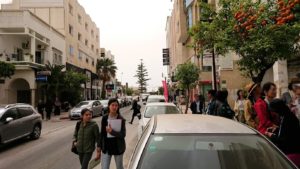 チュニジア：ナブールの街で旧市街地へ向かう1
