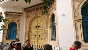 チュニジア：ナブールの街で旧市街地へ向かう3