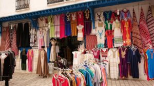 チュニジア：ナブールの街で旧市街地へ向かって歩く7