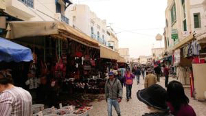 チュニジア：ナブールの街で旧市街地を歩く5