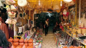 チュニジア：ナブールの街で旧市街地を歩く2
