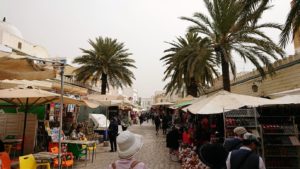 チュニジア：ナブールの街で旧市街地を奥まで進む5