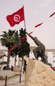 チュニジア：ナブールの街で旧市街地の奥の広場にて3