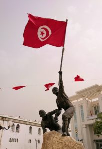 チュニジア：ナブールの街で旧市街地の奥の広場にて6