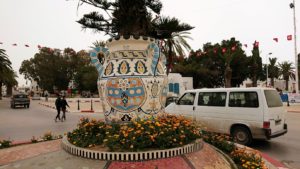 チュニジア：ナブールの街の1月14日広場周辺にて8