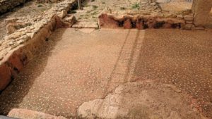 チュニジア：ボン岬のケルクアン遺跡内のタニト神を拝む7