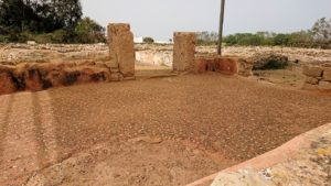 チュニジア：ボン岬のケルクアン遺跡内のタニト神を拝む8