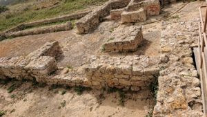 チュニジア：のケルクアン遺跡内の住居部分を見学9
