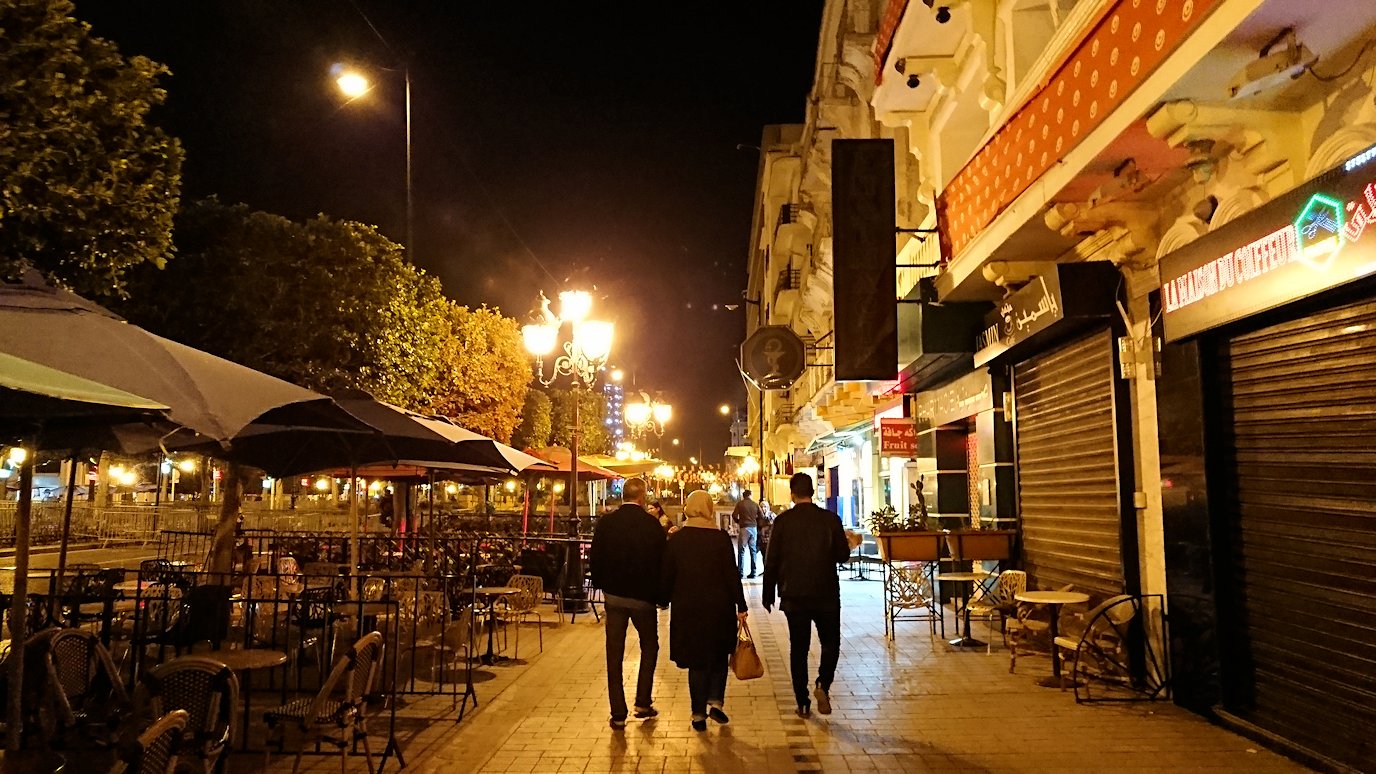 チュニジアのチュニスにあるエルムラディ・アフリカ・ホテルの夕食を食べて、その後夜の街へ出かける6