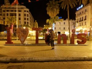 チュニジアのチュニスにあるエルムラディ・アフリカ・ホテルの夕食を食べて、その後夜の街を散策9