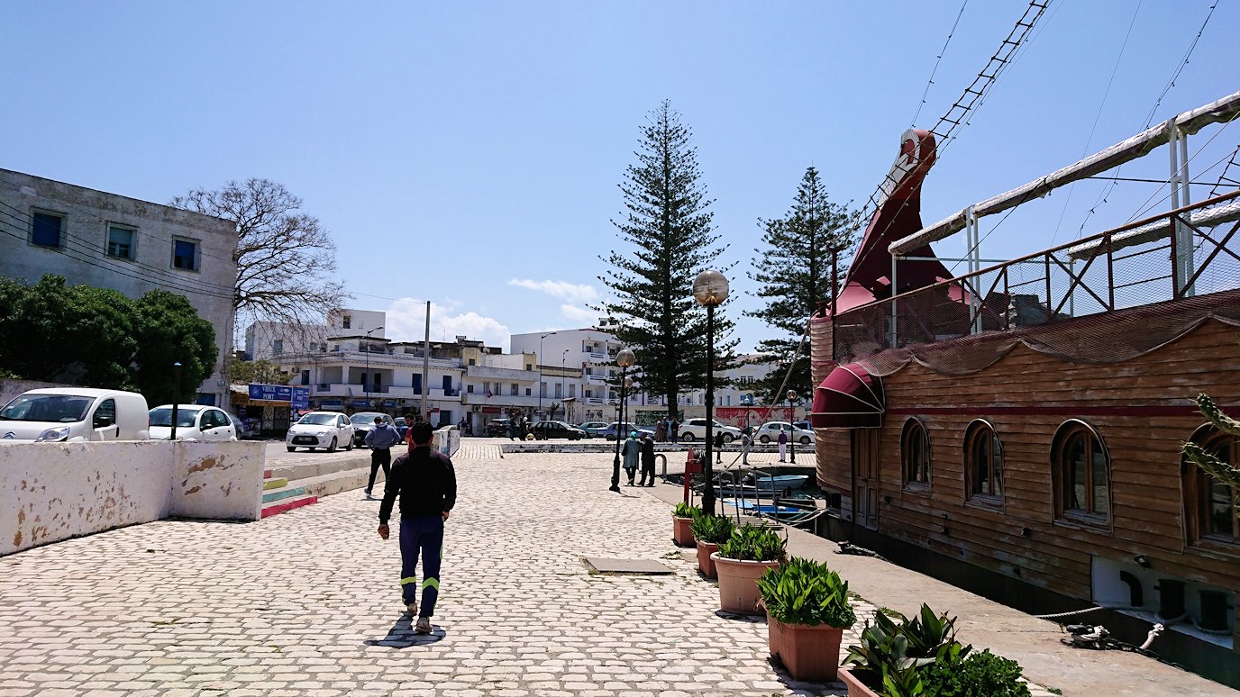 チュニジア：ビゼルトの街に到着5