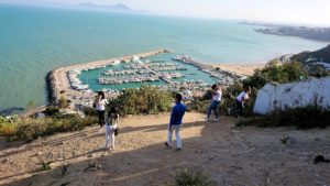 チュニジア：シディ・ブ・サイドの街の次なる絶景ポイントにて5