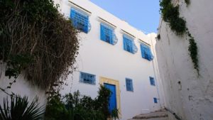 チュニジア：シディ・ブ・サイドで最後まで写真を撮り続ける