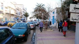 チュニジア：シディ・ブ・サイドから夕食レストランに向かう4