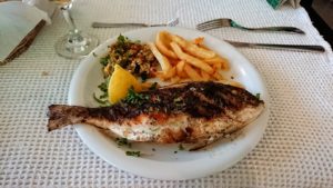チュニジア：ラ・グレットにあるレストランで最後の晩餐を頂く1