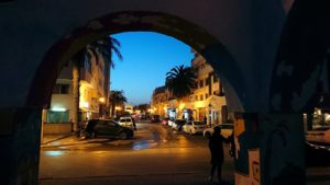 チュニジア：ラ・グレットにあるレストランからバスに戻る1