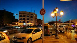 チュニジア：ラ・グレットにあるレストランからバスに戻る3