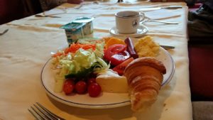 チュニジア：チュニスでの最後の朝食を6