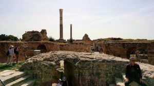 チュニジア：カルタゴ遺跡のアントニヌスの共同浴場を見下ろす7
