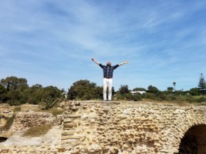 チュニジア：カルタゴ遺跡のアントニヌスの共同浴場内で記念撮影タイム5