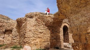チュニジア：カルタゴ遺跡のアントニヌスの共同浴場内で記念撮影タイムがひたすら続く1