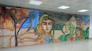 チュニジア：チュニス空港で国際線ターミナル内に入る4