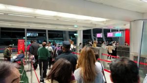 チュニジア：チュニス空港でドバイで関空行の飛行機に乗り込む6