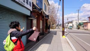 函館市内で人気のスイーツ店「アンジェリック ヴォヤージュ」を訪問しマンゴークレープを食べる4
