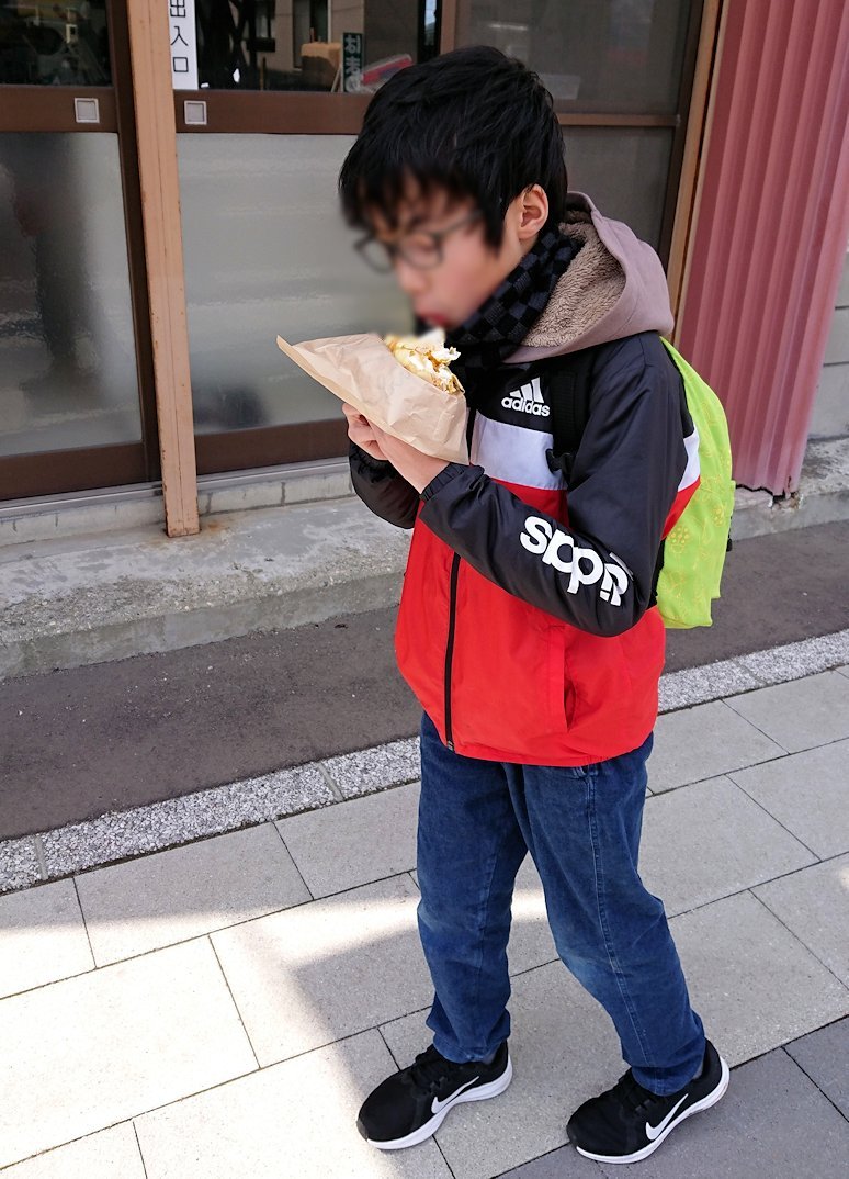 函館市内で人気のスイーツ店「アンジェリック ヴォヤージュ」を訪問しマンゴークレープを食べる5