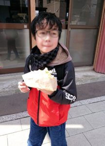函館市内で人気のスイーツ店「アンジェリック ヴォヤージュ」を訪問しマンゴークレープを食べる6