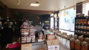 函館市内で路面電車に乗って函館に向かい美鈴珈琲でコーヒーを購入7