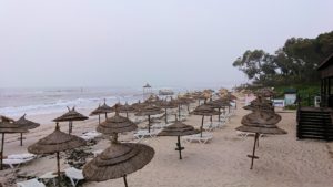 チュニジア：スースのホテルの砂浜で朝日を・・・5