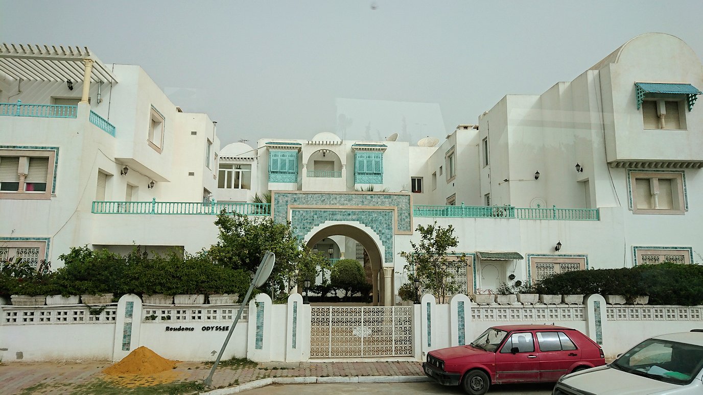 チュニジア：スースからナブールの街まで移動する途中の景色4