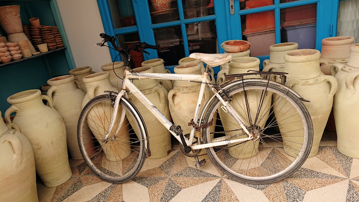 チュニジア：ナブールの街の陶器屋さんから中心街へ移動1