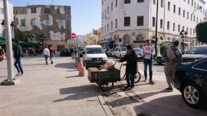チュニジア：チュニスのメディナの入口にて2