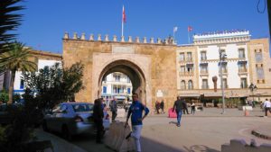 チュニジア：チュニスのメディナの観光を終了しホテルに戻る5