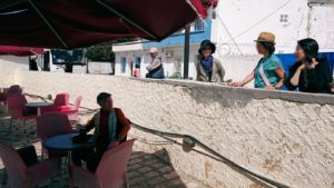 チュニジア：ビゼルトの街を満喫しバスに乗り込む3